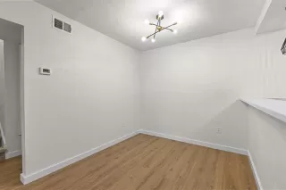 Photo #5: 21143502 Listing 