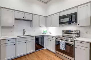 Photo #4: 21143684 Listing 