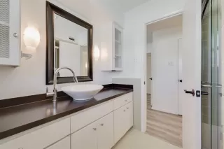 Photo #3: 21143901 Listing