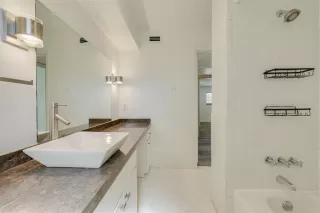 Photo #6: 21143901 Listing