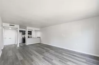 Photo #5: 21144002 Listing