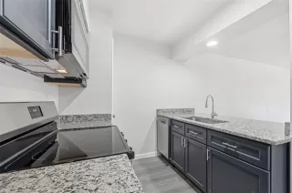 Photo #6: 21144002 Listing