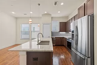 Photo #4: 21144353 Listing