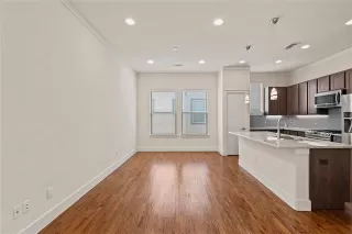 Photo #6: 21144353 Listing