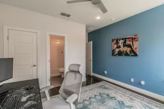 Photo #4: 21144498 Listing