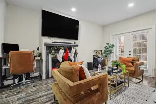 Photo #4: 21144537 Listing