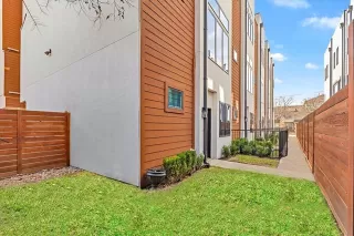 Photo #4: 21144782 Listing 