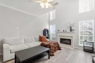 Photo #3: 21145752 Listing