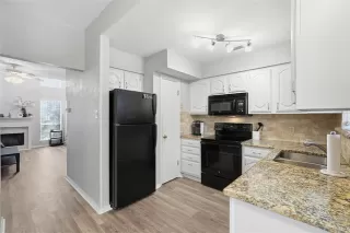 Photo #6: 21145752 Listing