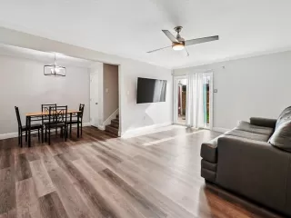 Photo #4: 21145929 Listing