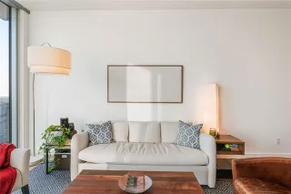 Photo #6: 21146184 Listing