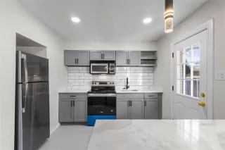 Photo #4: 21147442 Listing