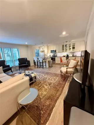 Photo #6: 21147572 Listing 