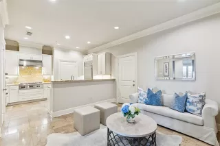 Photo #4: 21147937 Listing