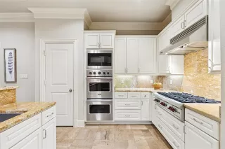 Photo #6: 21147937 Listing