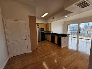 Photo #3: 21147973 Listing 