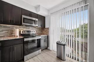 Photo #3: 21148004 Listing 