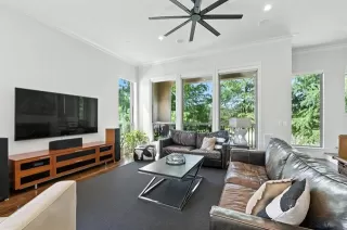 Photo #5: 21148557 Listing 