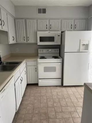 Photo #6: 21150241 Listing