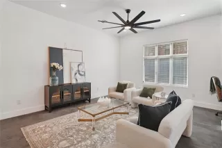 Photo #6: 21150253 Listing