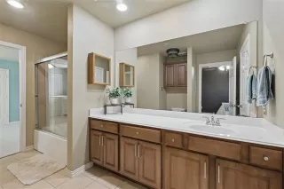 Photo #5: 21150311 Listing