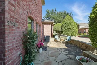 Photo #6: 21150311 Listing