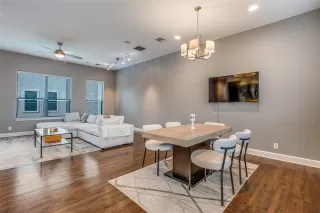 Photo #4: 21151131 Listing