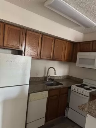 Photo #2: 21152189 Listing 