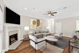 Photo #4: 21152213 Listing 