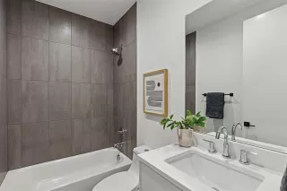 Photo #6: 21152252 Listing