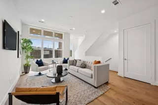 Photo #5: 21152440 Listing