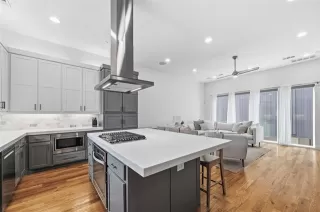 Photo #2: 21152488 Listing 