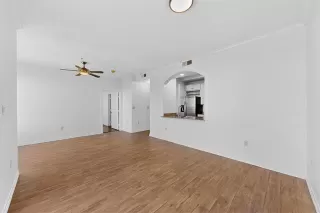 Photo #5: 21152685 Listing 