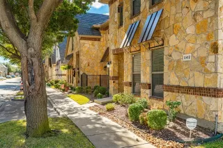 Photo #2: 21152853 Listing