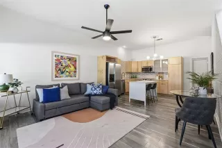 Photo #2: 21152900 Listing 