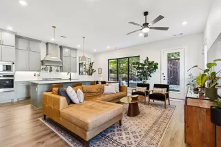 Photo #3: 21153036 Listing 