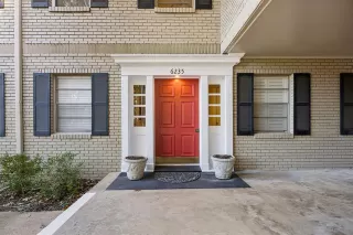 Browse active condo listings in HARCOURT HOUSE