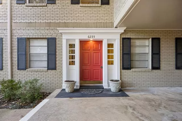 MLS: 21153065 Condo For Sale