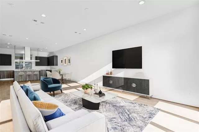 MLS: 21153076 Condo For Sale