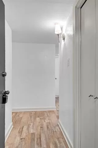 Photo #4: 21153551 Listing 