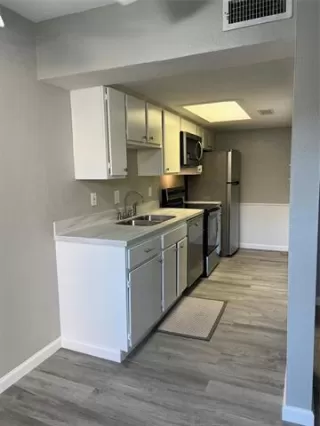 Photo #5: 21153561 Listing 