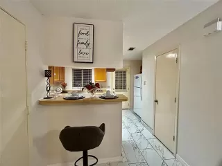 Photo #6: 21153621 Listing 