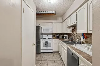 Photo #6: 21153656 Listing 