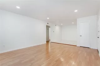 Photo #4: 21153851 Listing 