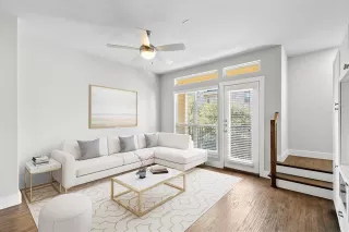 Photo #2: 21153933 Listing 