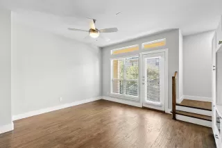 Photo #5: 21153933 Listing 