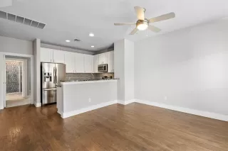 Photo #6: 21153933 Listing 