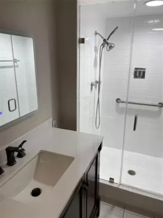 Photo #5: 21154397 Listing