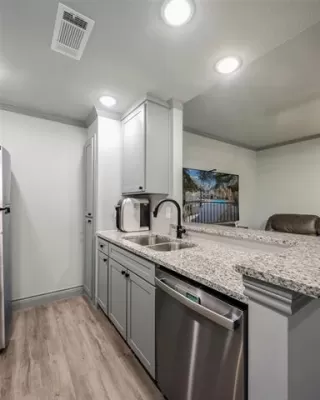 Photo #6: 21154398 Listing 