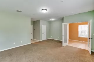 Photo #4: 21154687 Listing